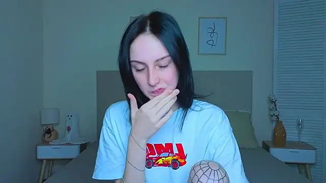 Snapshot of Little_moly999 chatting on November 15, 5:38 am Little moly999 online show from November 15, 5:38 am