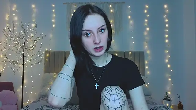 Snapshot of Little_moly999 chatting on December 14, 11:26 am Little moly999 online show from December 14, 11:26 am