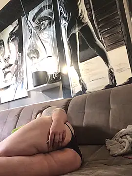 Snapshot of Ich-eben123 chatting on October 21, 8:15 am Ich-eben123 online show from October 21, 8:15 am