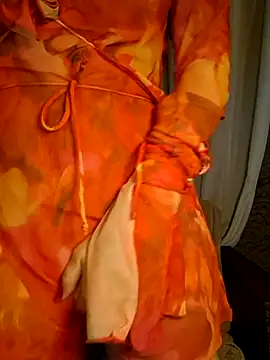 CelynaRoss online show from October 19, 12:55 am