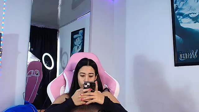 GraceWallace  online show from December 14, 6:45 pm