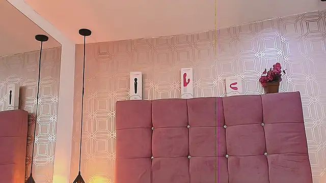 LexieBloom online show from October 20, 4:02 am