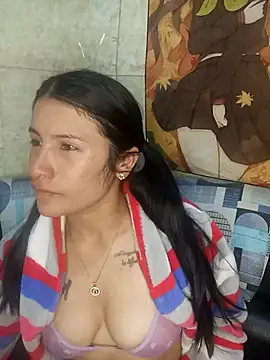 Snapshot of karinnahotdirty chatting on September 18, 1:51 am karinnahotdirty online show from September 18, 1:51 am