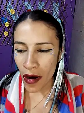 Snapshot of karinnahotdirty chatting on September 26, 12:14 am karinnahotdirty online show from September 26, 12:14 am