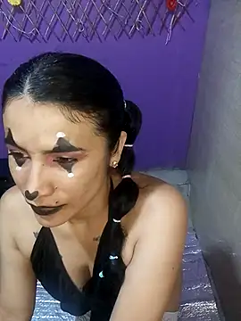 Snapshot of karinnahotdirty chatting on October 9, 9:24 pm karinnahotdirty online show from October 9, 9:24 pm