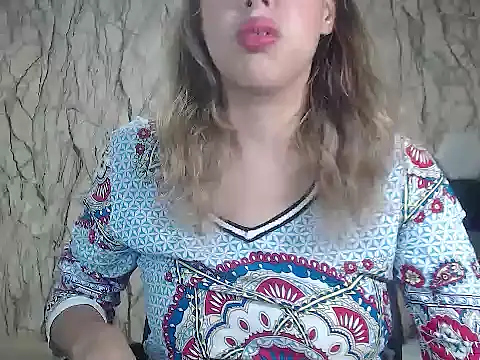 Snapshot of AntonellaBlanc chatting on September 16, 9:05 pm AntonellaBlanc online show from September 16, 9:05 pm