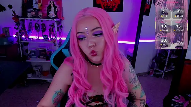 Snapshot of Makii_33 chatting on November 11, 11:05 pm Makii 33 online show from November 11, 11:05 pm