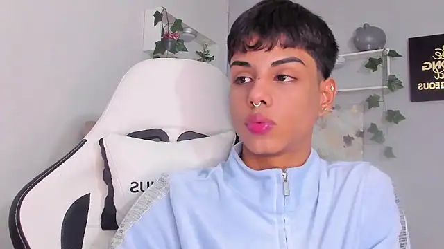 Thomas wil online show from November 15, 3:26 am