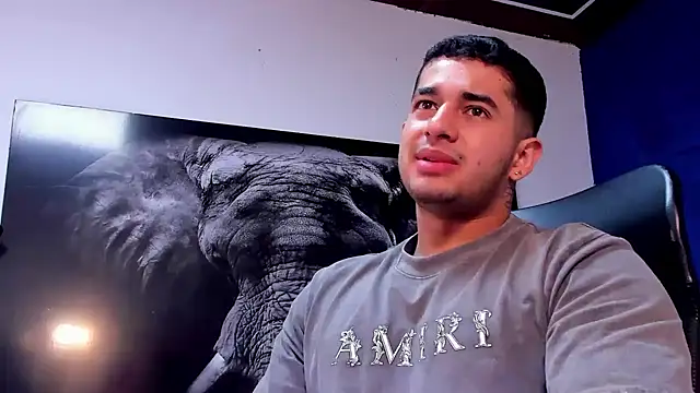 king falconer online show from December 4, 2:32 am