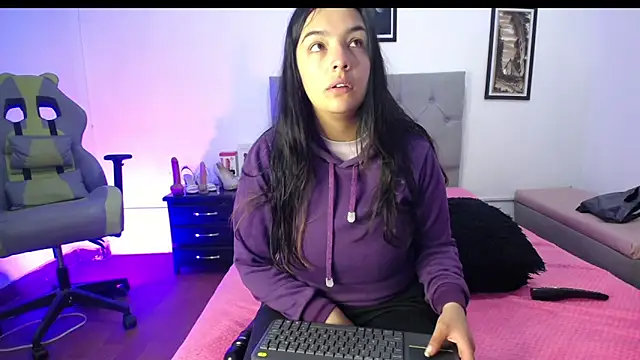 Esmeraldaa- online show from September 30, 4:28 am