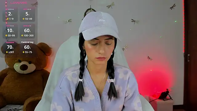 Snapshot of princessluna_19 chatting on September 18, 8:44 pm princessluna 19 online show from September 18, 8:44 pm