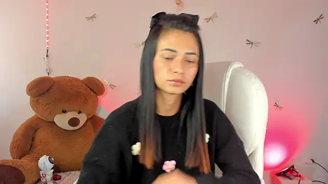 Snapshot of princessluna_19 chatting on October 4, 9:35 pm princessluna 19 online show from October 4, 9:35 pm