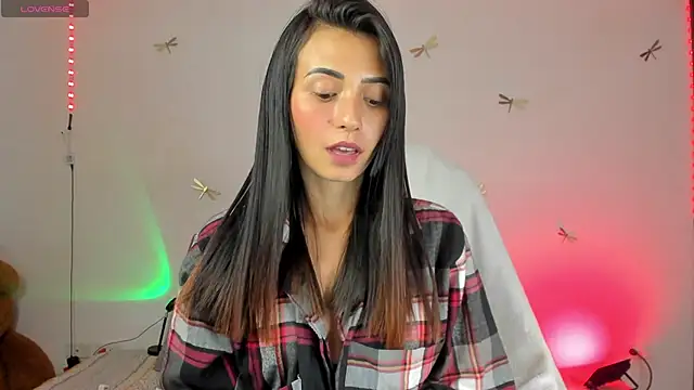 Snapshot of princessluna_19 chatting on October 14, 11:38 pm princessluna 19 online show from October 14, 11:38 pm