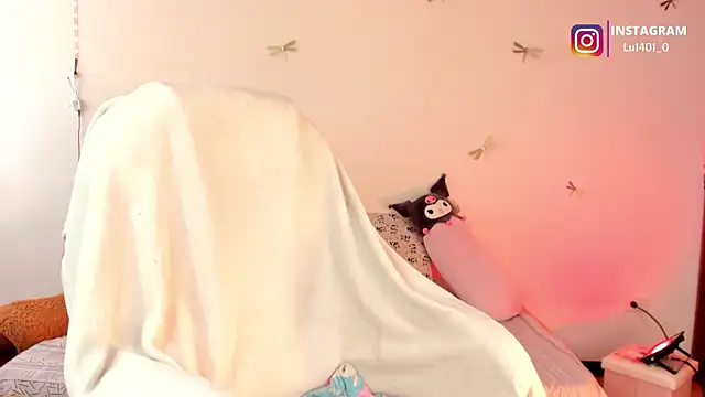 Snapshot of princessluna_19 chatting on October 25, 6:13 pm princessluna 19 online show from October 25, 6:13 pm