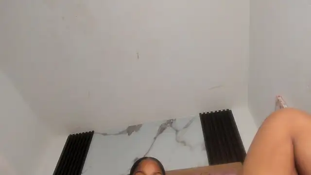 Snapshot of kandy_bronw chatting on October 1, 1:33 am kandy bronw online show from October 1, 1:33 am