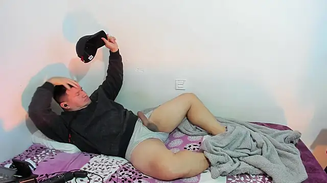 Snapshot of fuckynations chatting on December 21, 6:02 pm fuckynations online show from December 21, 6:02 pm