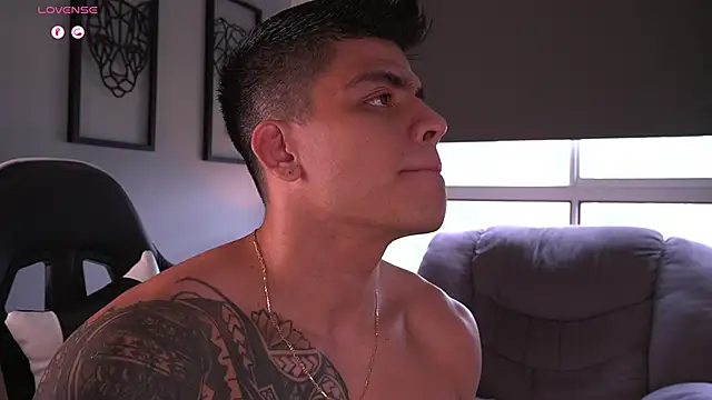 tyler muscle1 online show from September 11, 3:34 pm