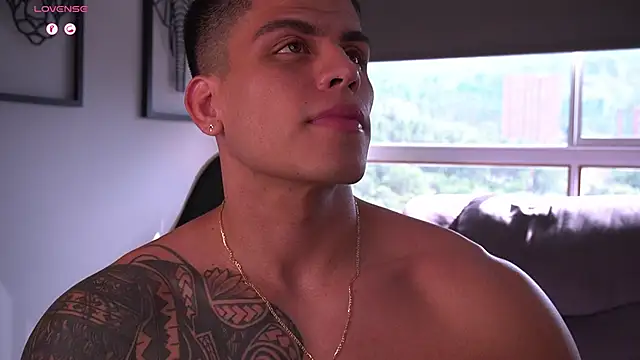 tyler muscle1 online show from September 18, 7:49 pm