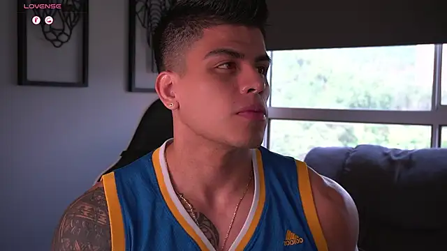 tyler muscle1 online show from September 20, 3:57 pm