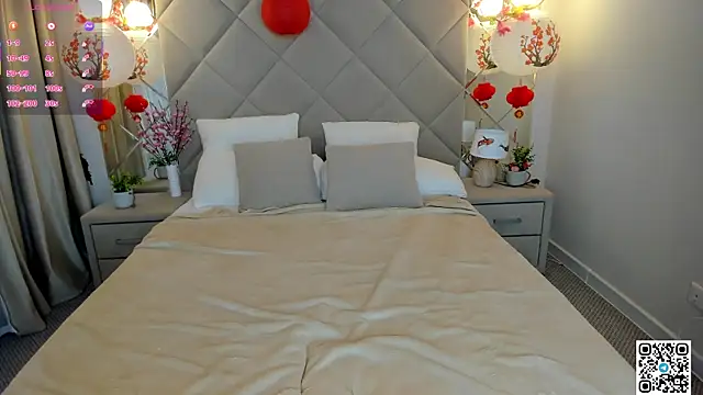 Chloee White online show from November 16, 1:00 am