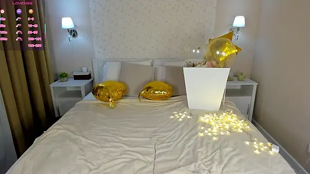 Chloee White online show from December 5, 10:02 am