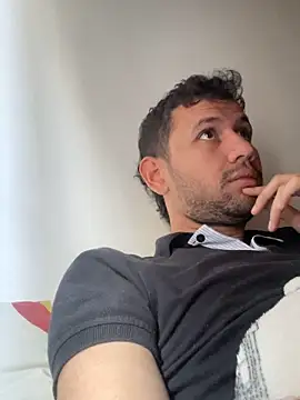 Michaell Spinelly online show from October 26, 2:34 pm