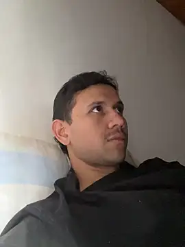 Michaell Spinelly online show from November 3, 8:10 pm