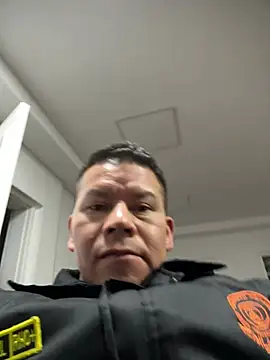 Manu0586 online show from April 20, 12:35 am