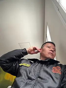 Manu0586 online show from April 23, 1:02 pm