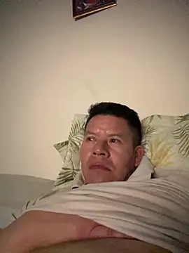 Snapshot of Manu0586 chatting on April 25, 2:14 am Manu0586 online show from April 25, 2:14 am