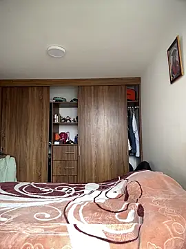 Snapshot of Manu0586 chatting on June 12, 5:23 pm Manu0586 online show from June 12, 5:23 pm