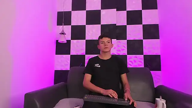 AndyFame1 online show from October 3, 7:44 pm