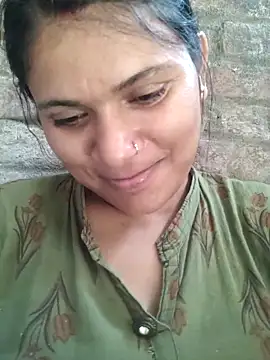 couple 71 online show from April 25, 6:16 am