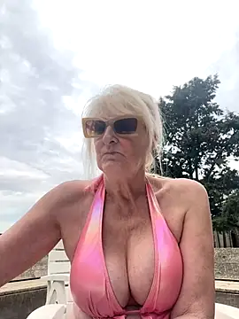 Snapshot of SexyKato001 chatting on September 20, 8:48 am SexyKato001 online show from September 20, 8:48 am