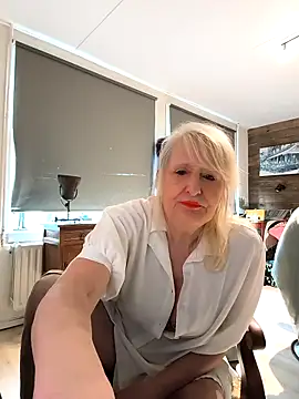 Snapshot of SexyKato001 chatting on October 16, 8:48 am SexyKato001 online show from October 16, 8:48 am