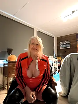 Snapshot of SexyKato001 chatting on October 23, 9:19 am SexyKato001 online show from October 23, 9:19 am