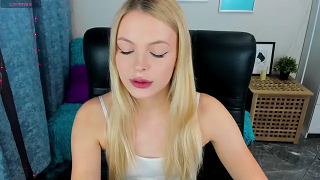 KatherineePierce online show from October 3, 4:59 pm