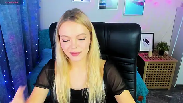 KatherineePierce online show from October 18, 5:03 pm