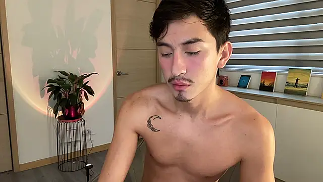 sweettaaron01 online show from October 18, 5:35 pm