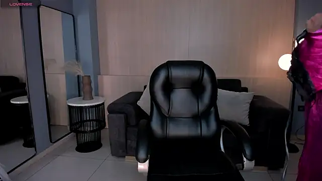 SarahYates online show from March 29, 11:27 pm