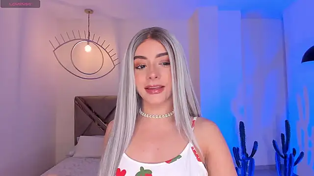 IsabellaMoreau online show from February 10, 8:02 pm