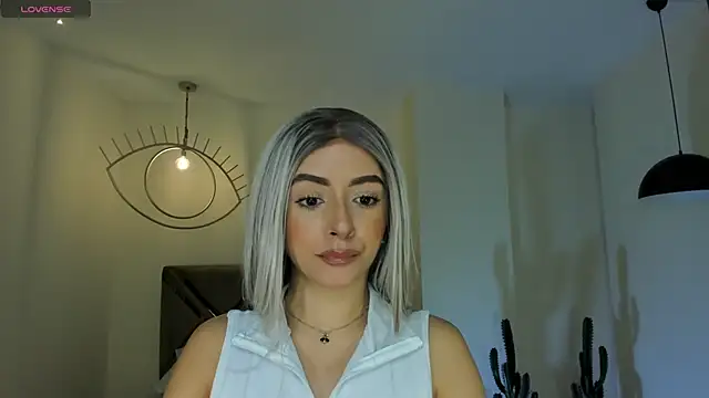 IsabellaMoreau online show from February 22, 5:44 pm