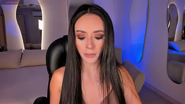Snapshot of IsabellaMoreau chatting on August 1, 8:08 pm IsabellaMoreau online show from August 1, 8:08 pm