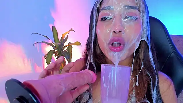 giselle upp online show from March 8, 3:21 am