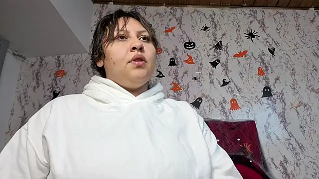 Snapshot of Larissa_Antonella chatting on October 25, 3:47 am Larissa Antonella online show from October 25, 3:47 am