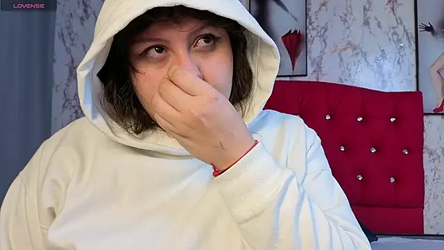 Snapshot of Larissa_Antonella chatting on November 11, 3:39 am Larissa Antonella online show from November 11, 3:39 am