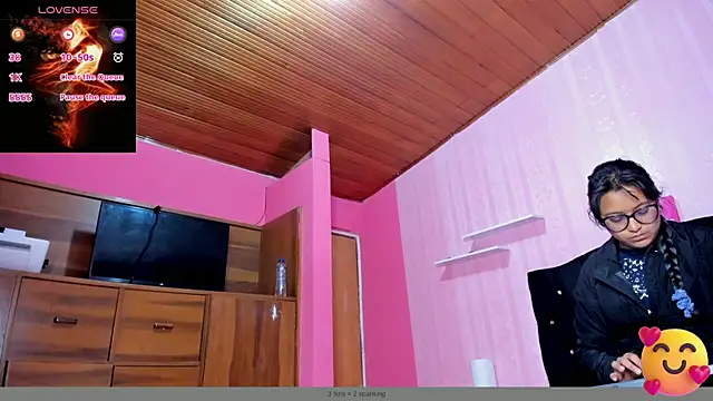 Snapshot of Azul_Moon chatting on September 17, 3:41 am Azul Moon online show from September 17, 3:41 am