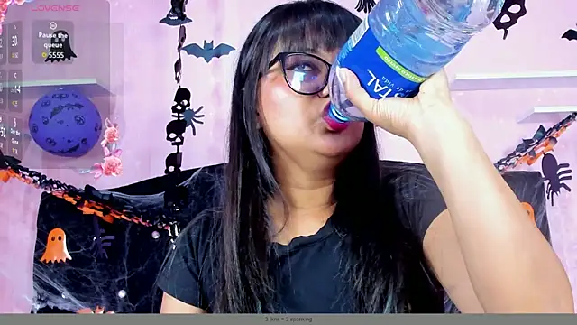 Snapshot of Azul_Moon chatting on November 2, 3:42 am Azul Moon online show from November 2, 3:42 am