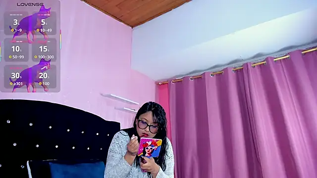 Snapshot of Azul_Moon chatting on November 30, 4:05 am Azul Moon online show from November 30, 4:05 am