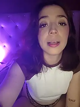 Snapshot of summi10 chatting on November 19, 10:54 pm summi10 online show from November 19, 10:54 pm